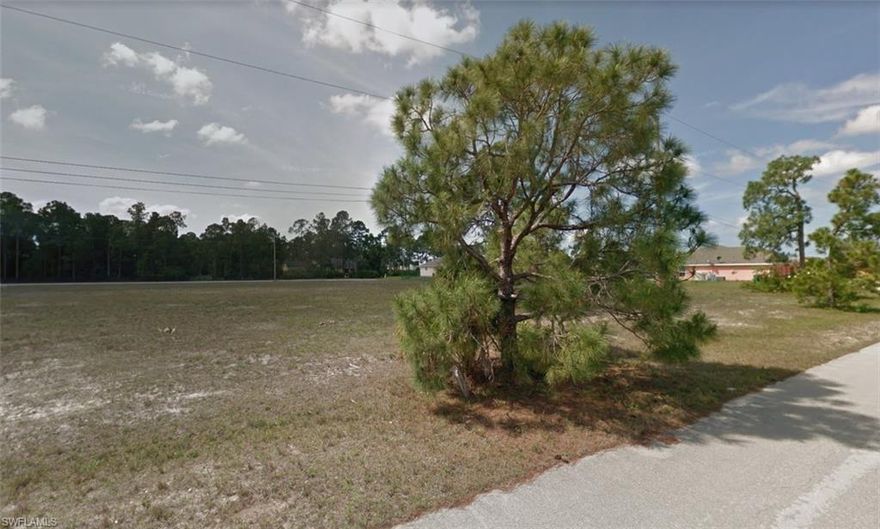 Excellent building site in the NW Cape area with large homes.