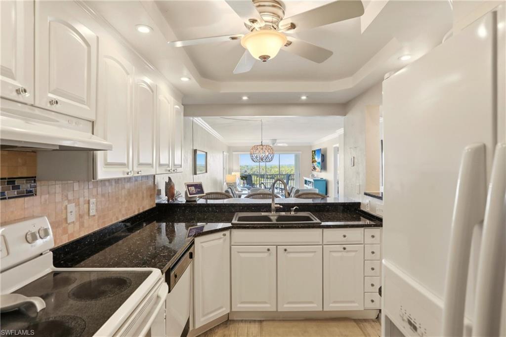 CASA BONITA ROYALE - Residential