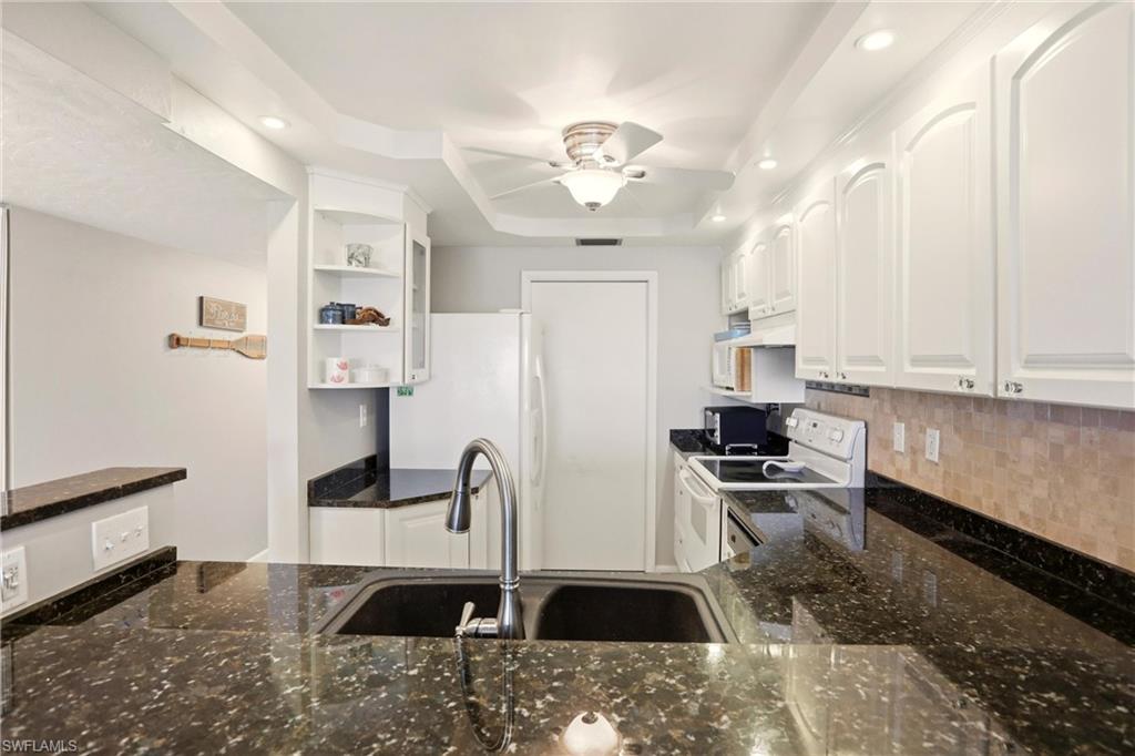 CASA BONITA ROYALE - Residential