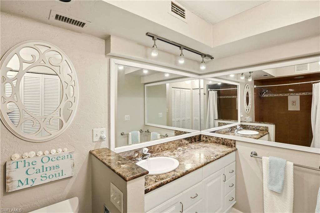 CASA BONITA ROYALE - Residential