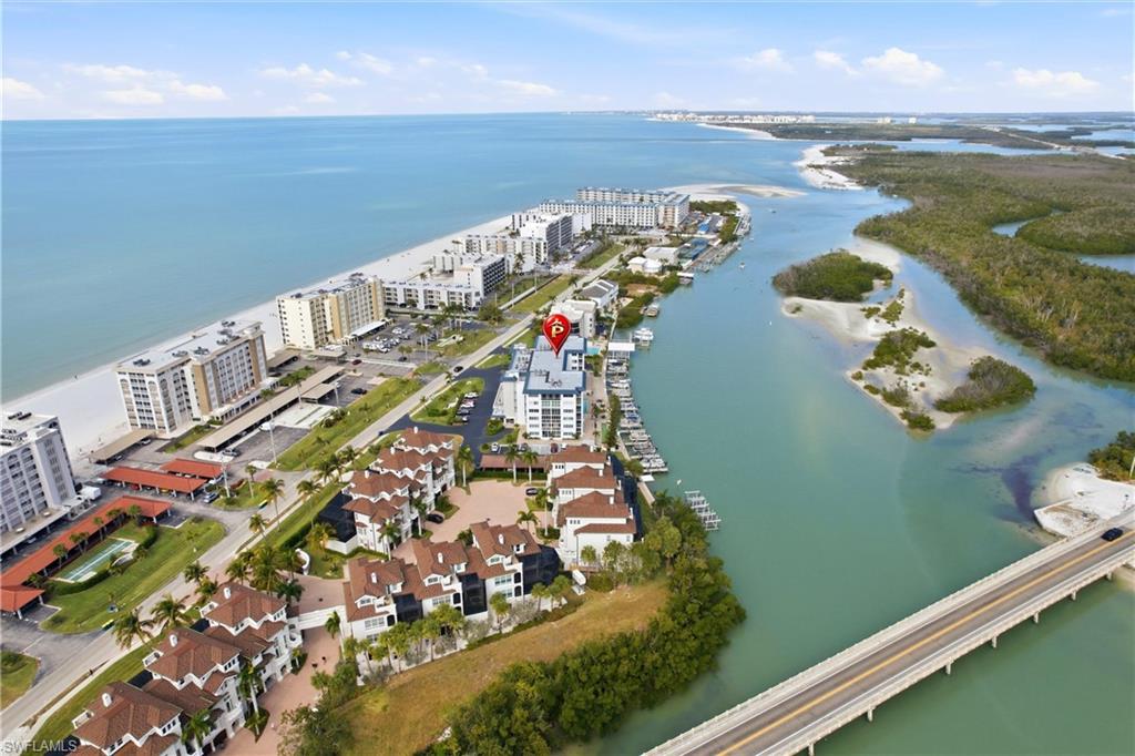 CASA BONITA ROYALE - Residential