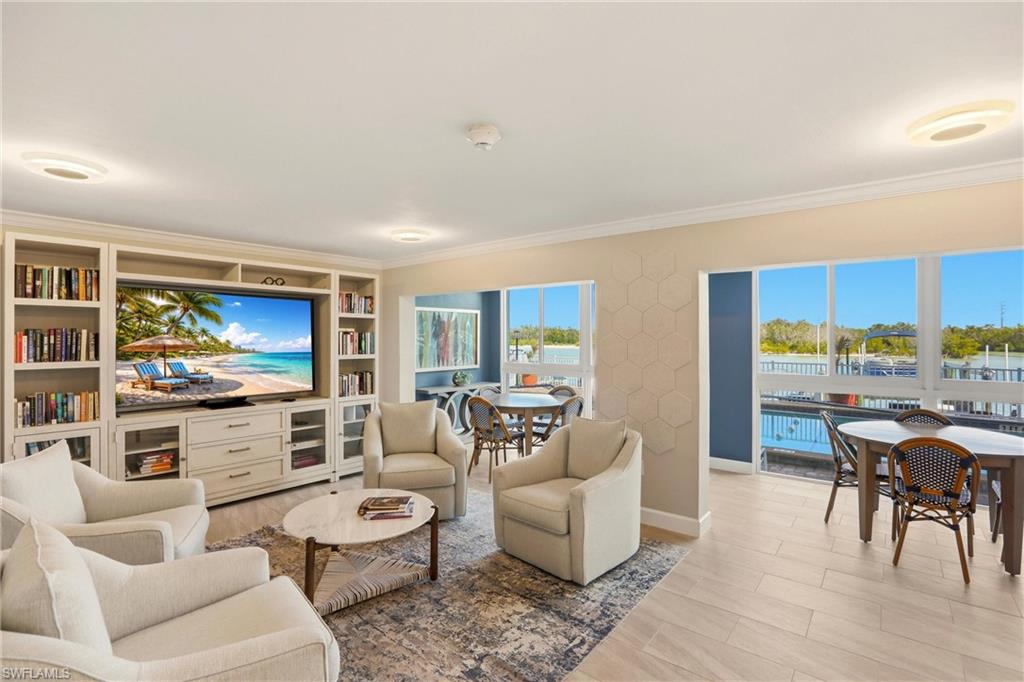 CASA BONITA ROYALE - Residential