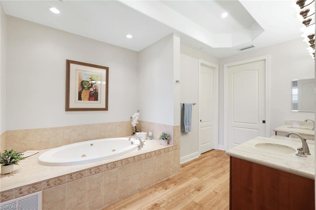 AVELLINO ISLES - Residential
