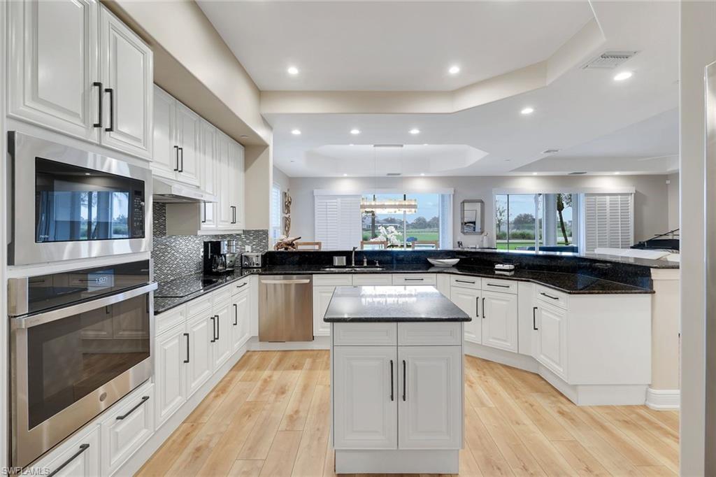 AVELLINO ISLES - Residential