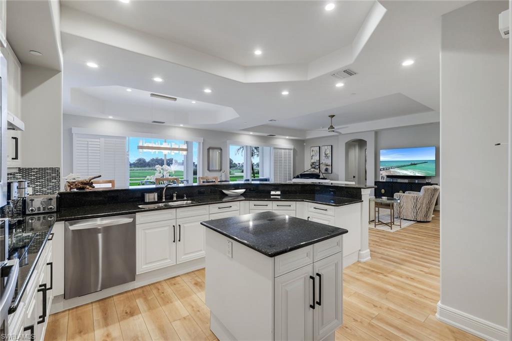 AVELLINO ISLES - Residential