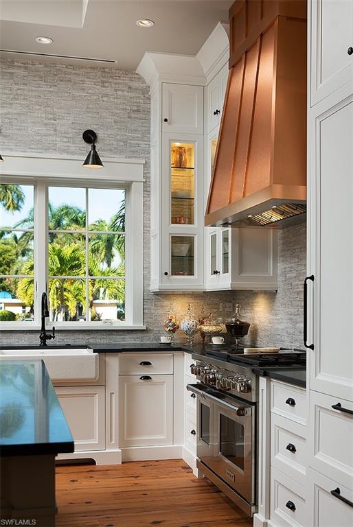 OLDE NAPLES - Residential