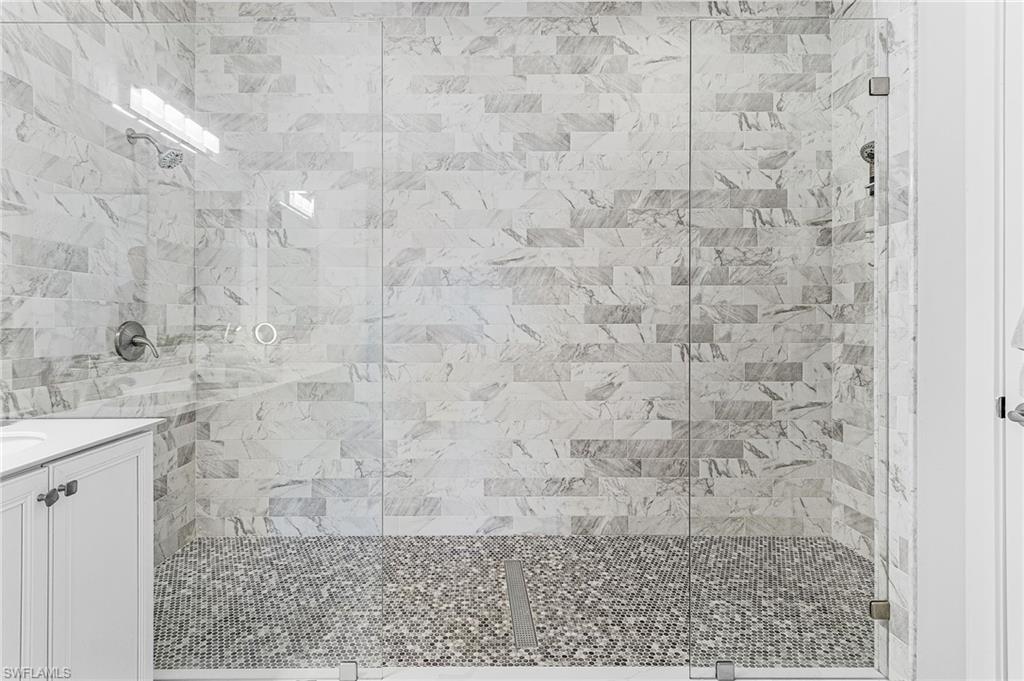 MOODY RIVER ESTATES - Residential Lease