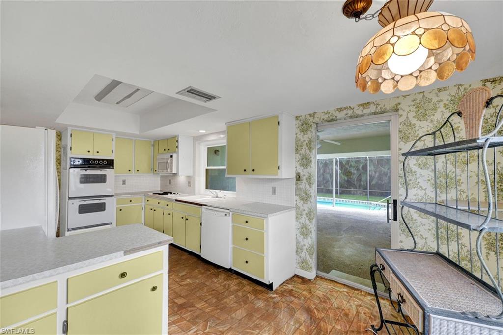 MARCO BEACH - Residential