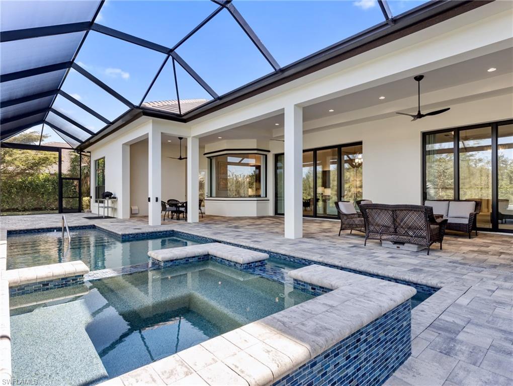 ST. CHARLES HARBOUR - Residential