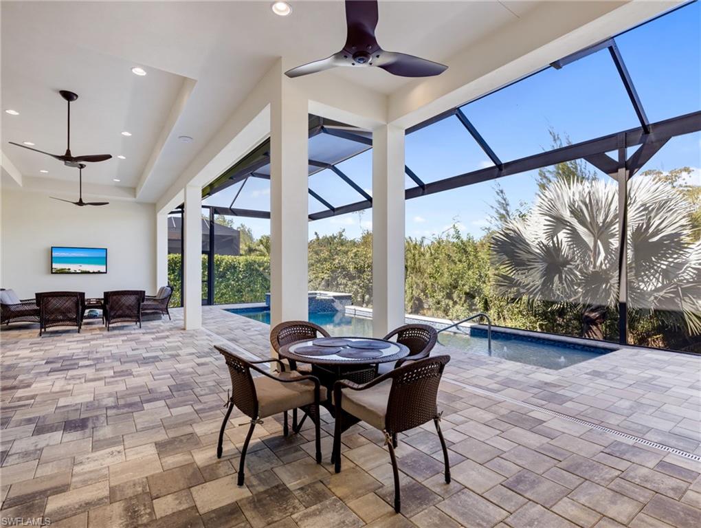 ST. CHARLES HARBOUR - Residential