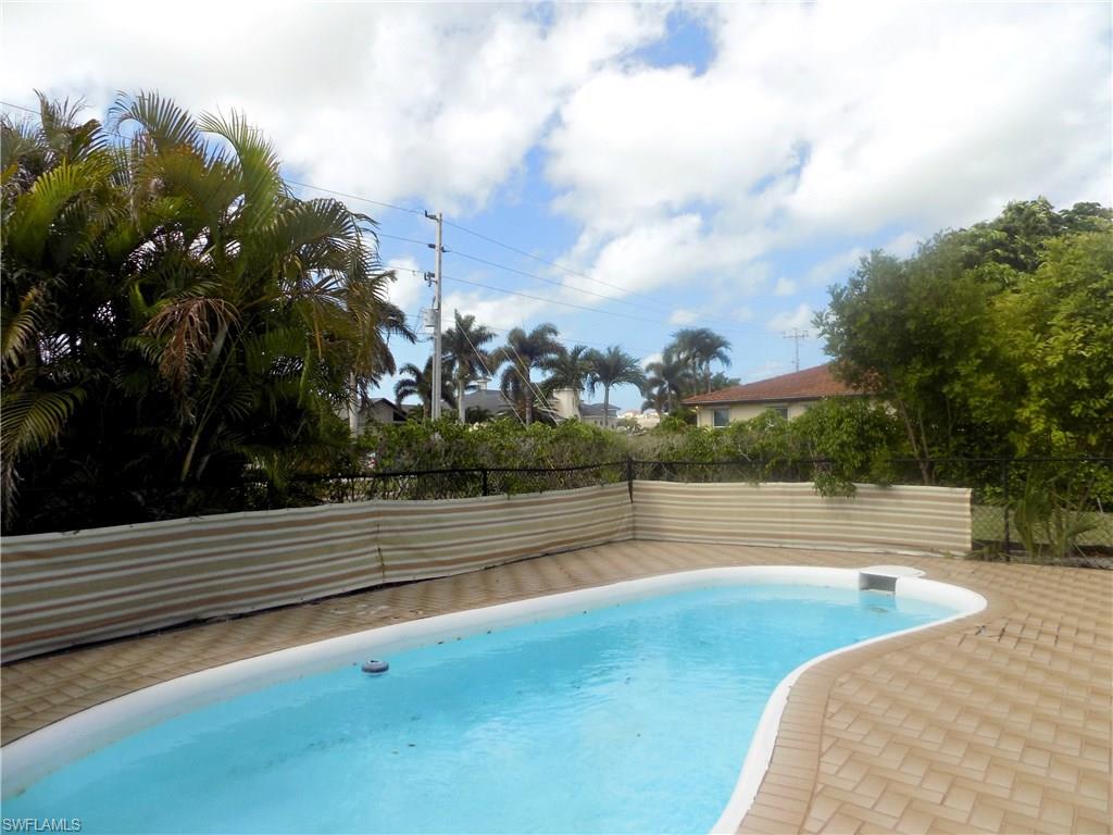 MARCO BEACH - Residential