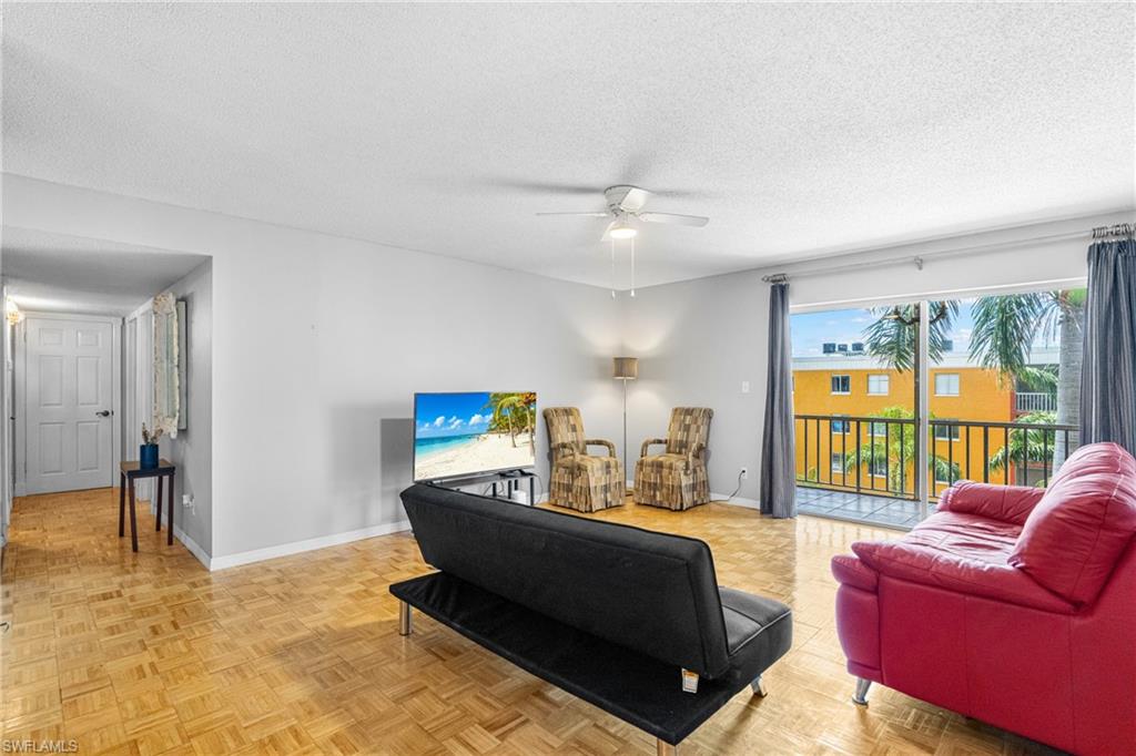 TOWERS CONDO - Residential