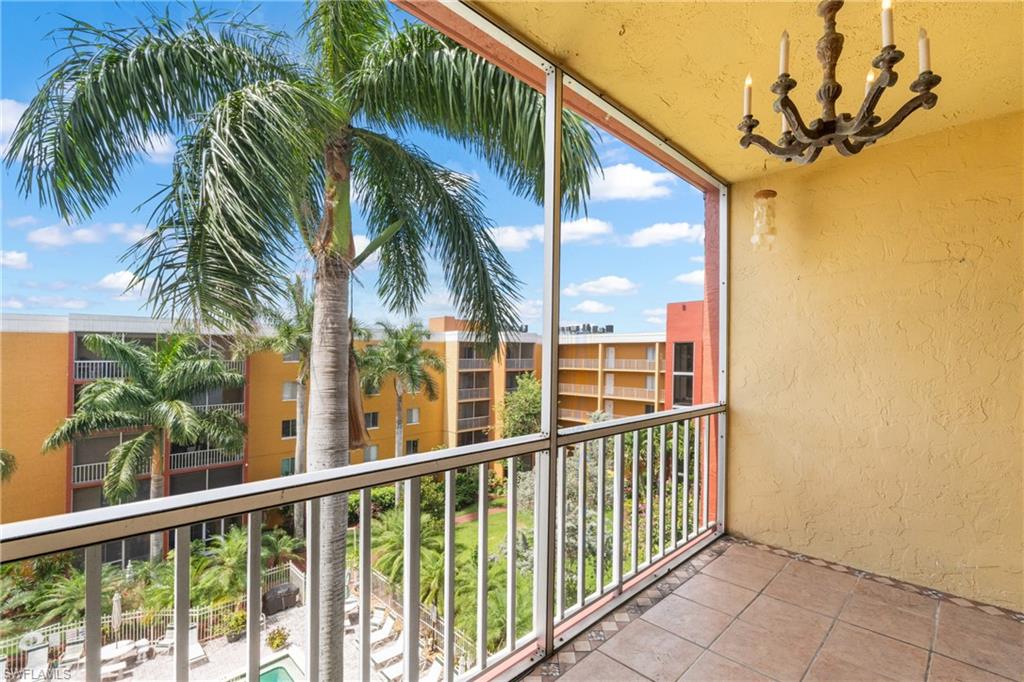 TOWERS CONDO - Residential