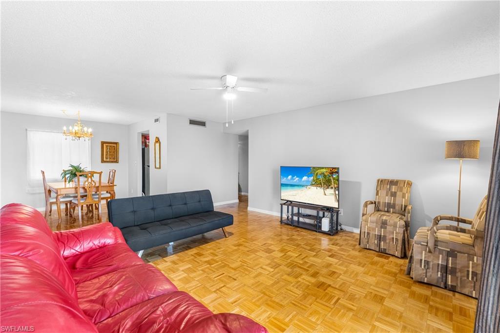 TOWERS CONDO - Residential
