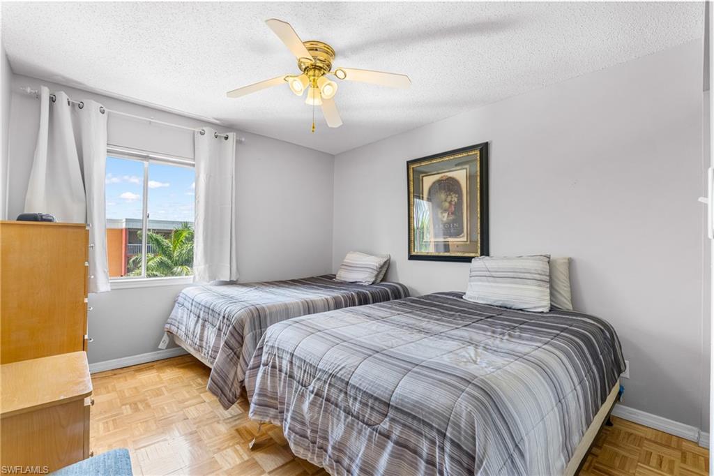 TOWERS CONDO - Residential