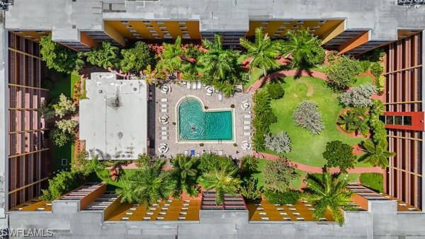 TOWERS CONDO - Residential