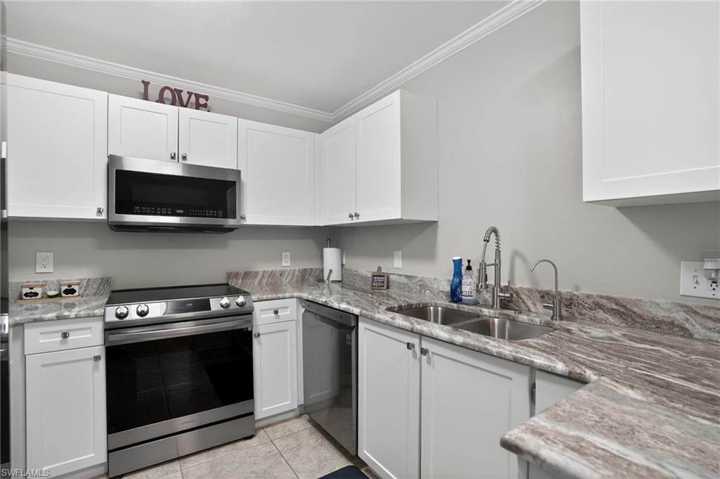 VANDERBILT VILLAS - Residential