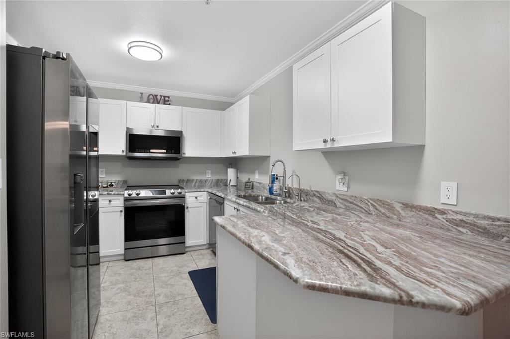 VANDERBILT VILLAS - Residential