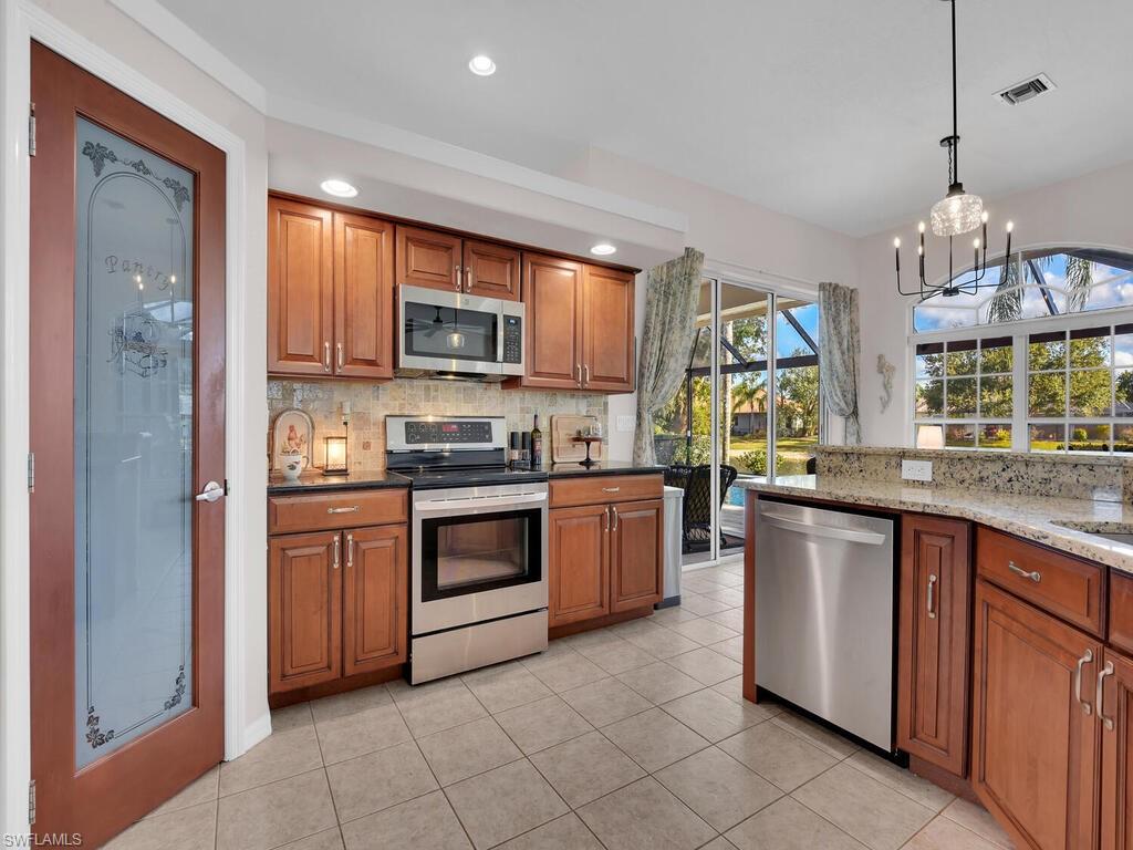 CYPRESS LINKS - Residential