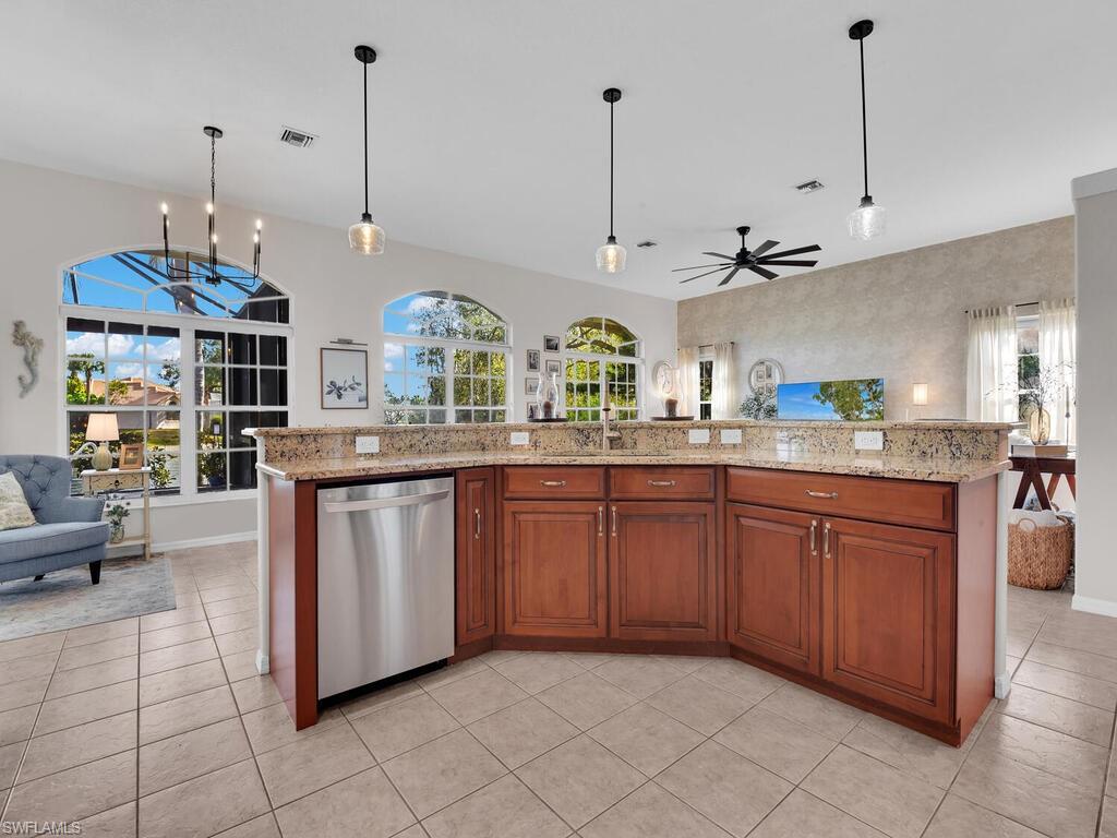 CYPRESS LINKS - Residential