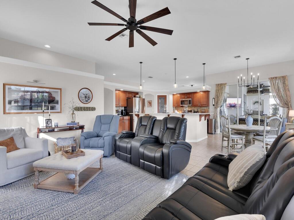 CYPRESS LINKS - Residential