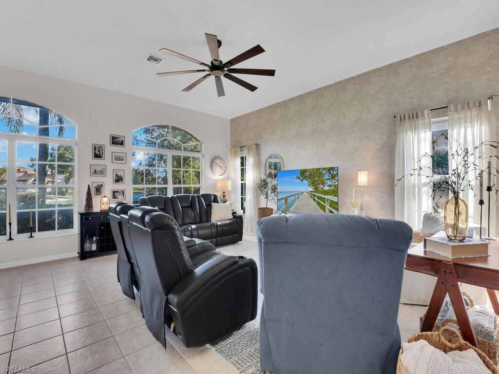 CYPRESS LINKS - Residential