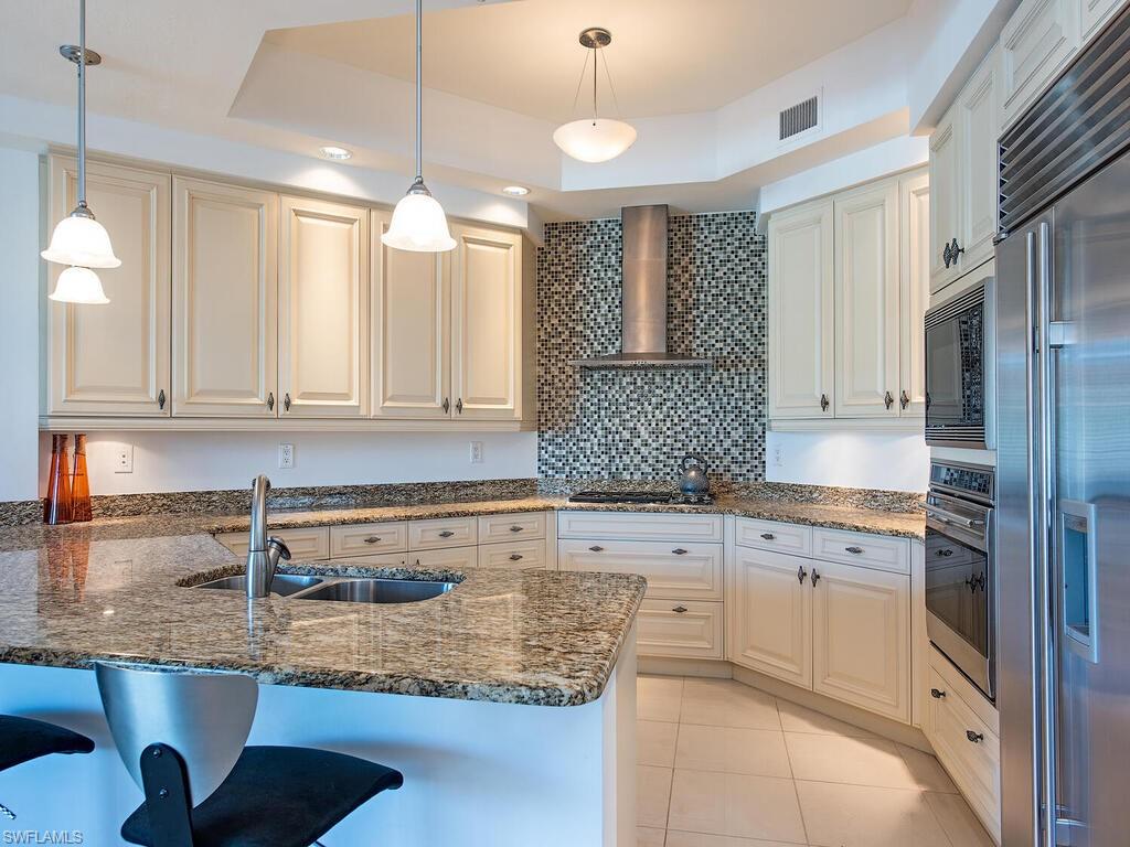 NAPLES BAY RESORT - Residential