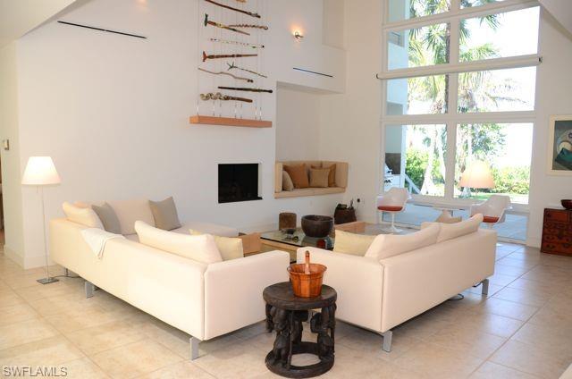 OLDE NAPLES - Residential Lease