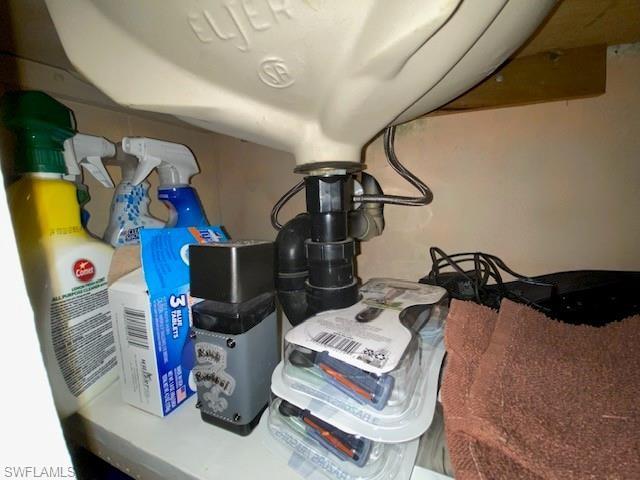 LAUREL ESTATES MOBILE HOME VIL - Residential