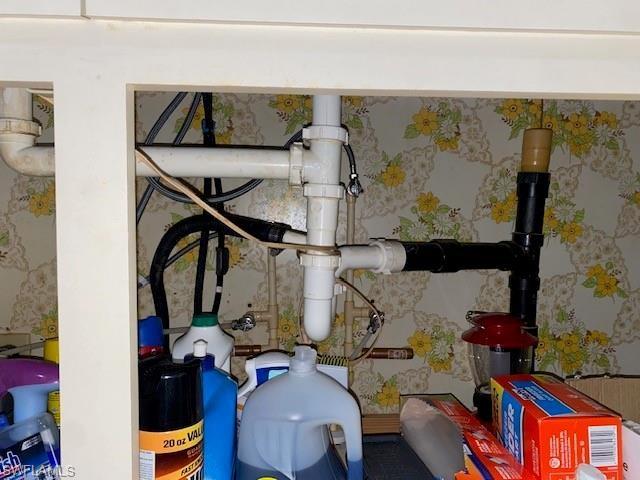 LAUREL ESTATES MOBILE HOME VIL - Residential