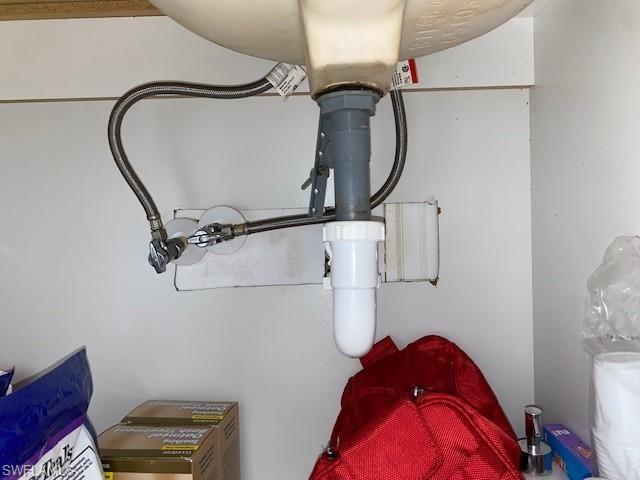 LAUREL ESTATES MOBILE HOME VIL - Residential