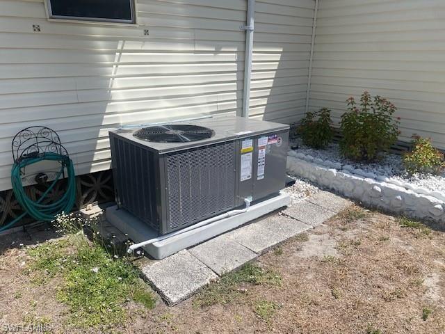 LAUREL ESTATES MOBILE HOME VIL - Residential