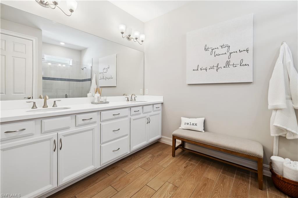 VENETIAN POINTE - Residential