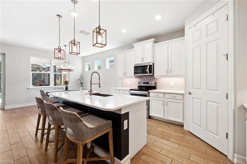 VENETIAN POINTE - Residential