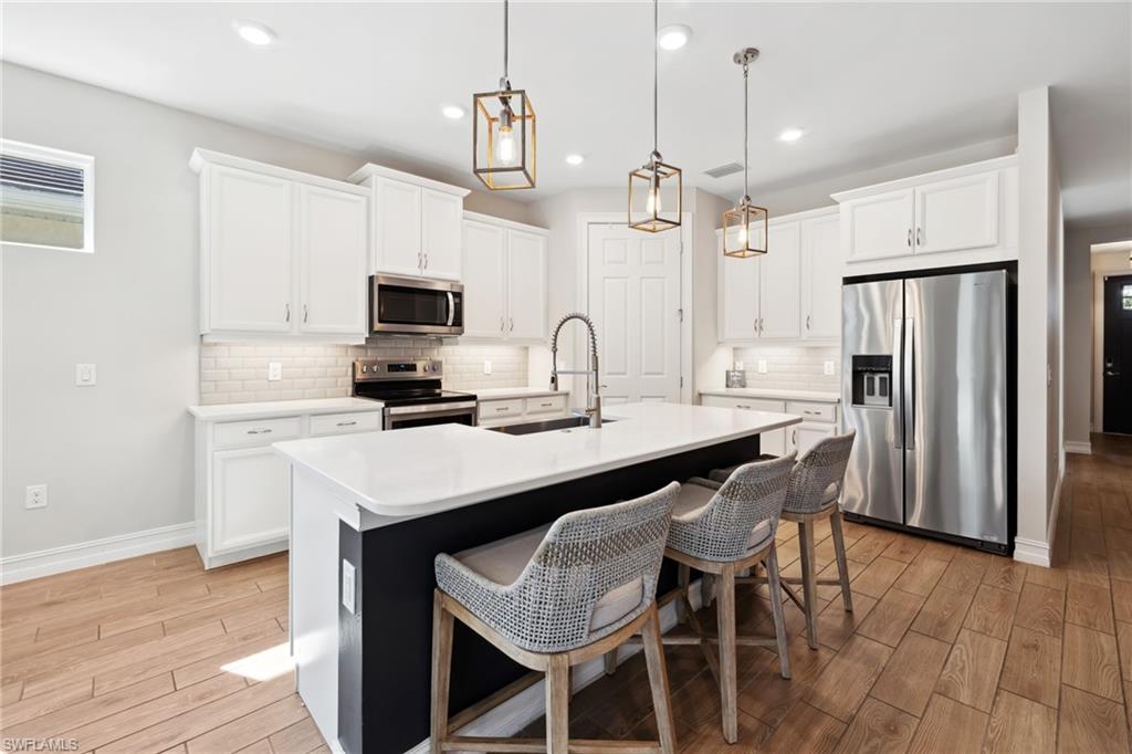 VENETIAN POINTE - Residential