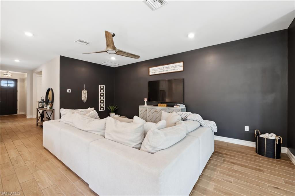 VENETIAN POINTE - Residential