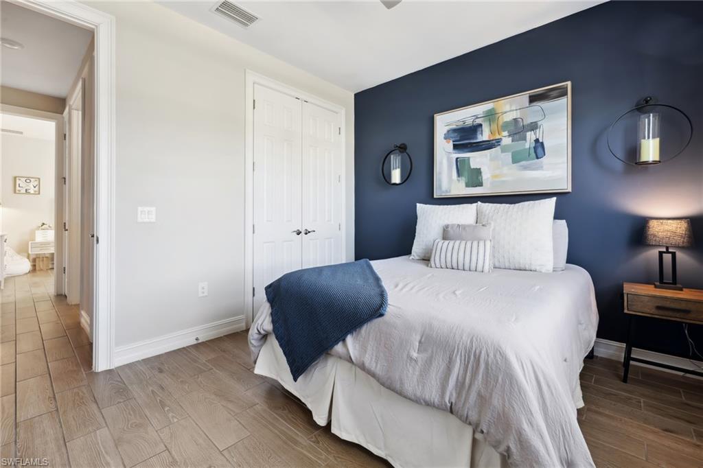 VENETIAN POINTE - Residential