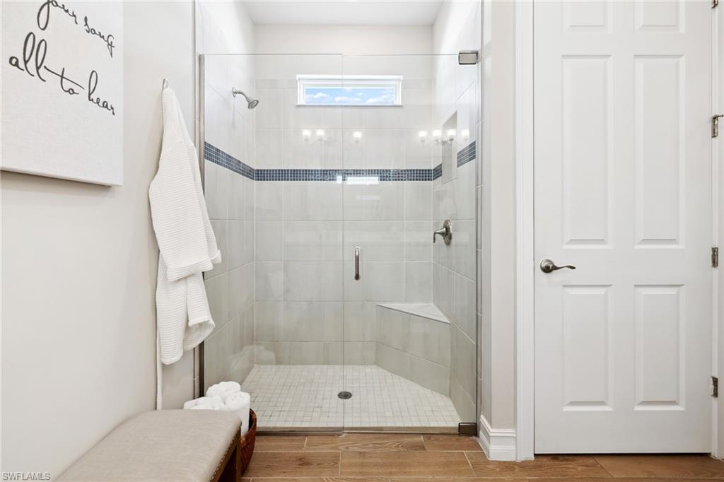 VENETIAN POINTE - Residential