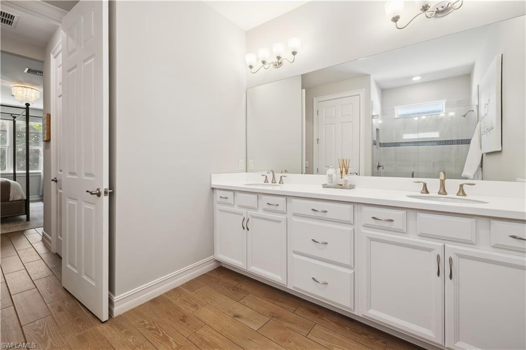 VENETIAN POINTE - Residential