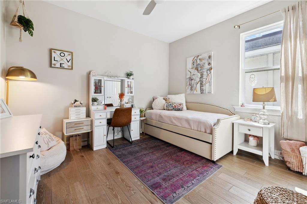 VENETIAN POINTE - Residential