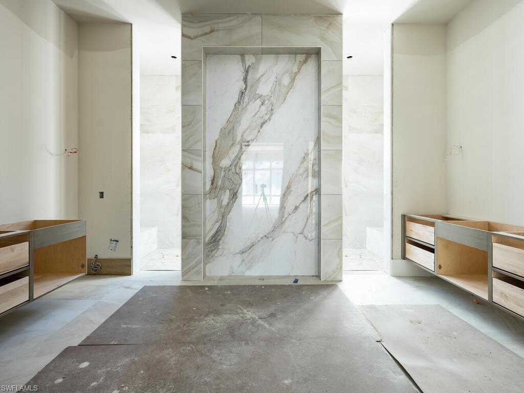 LIVINGSTON WOODS - Residential