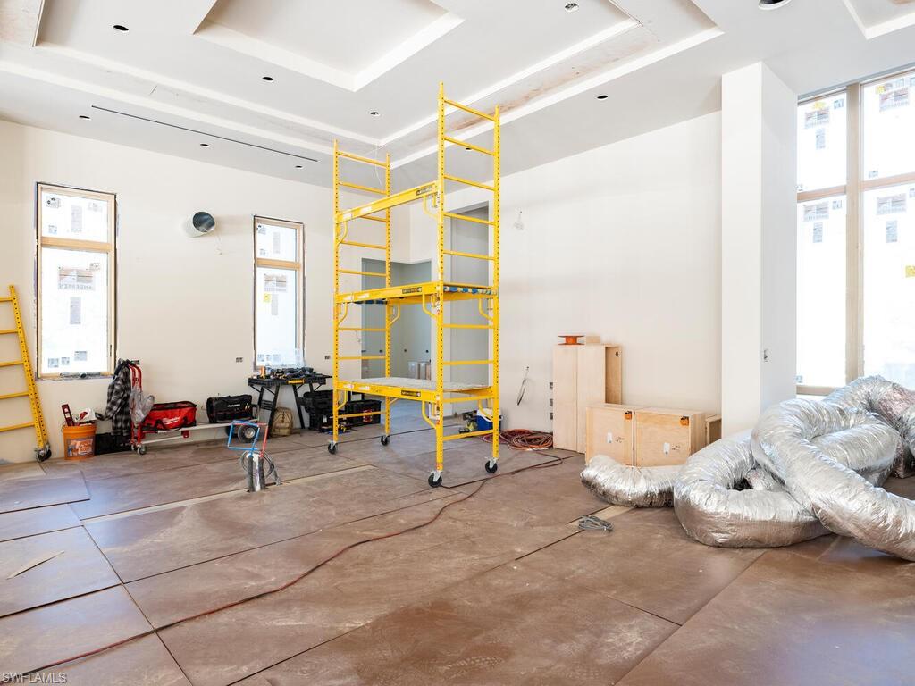 LIVINGSTON WOODS - Residential