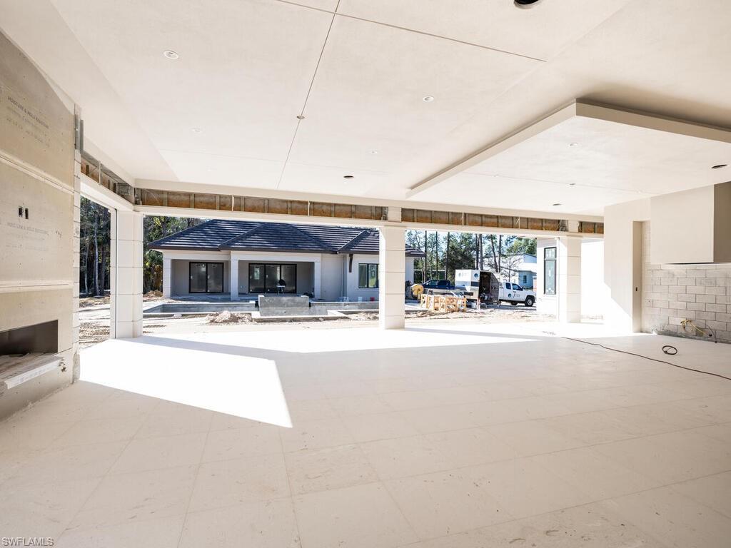 LIVINGSTON WOODS - Residential