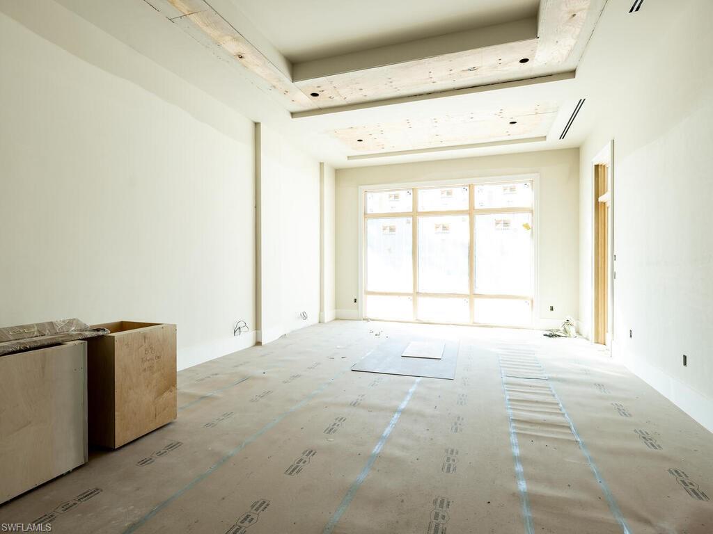 LIVINGSTON WOODS - Residential