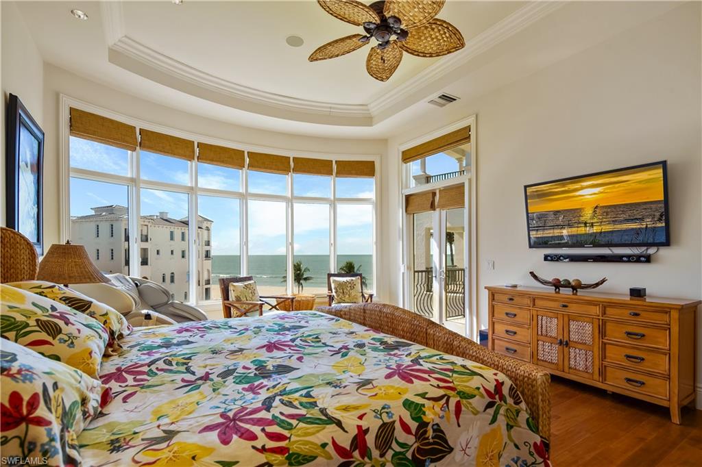 BAREFOOT BEACH - Residential