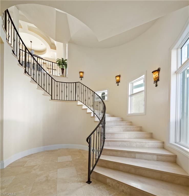 BAREFOOT BEACH - Residential