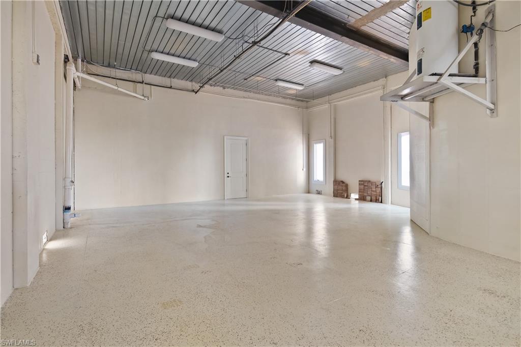 BAREFOOT BEACH - Residential