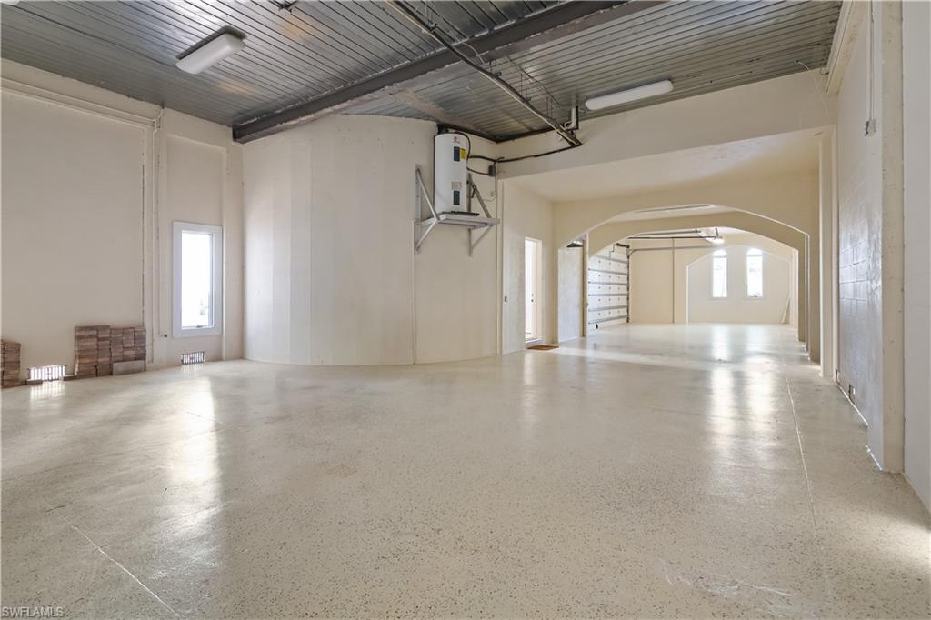 BAREFOOT BEACH - Residential