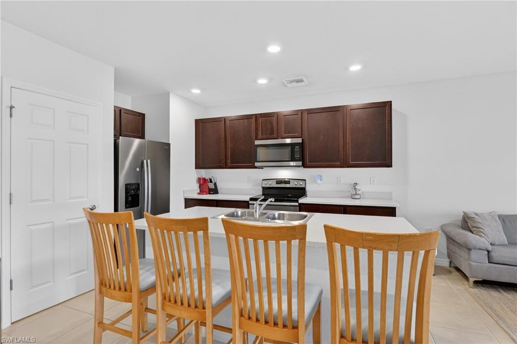 MEADOWOOD - Residential