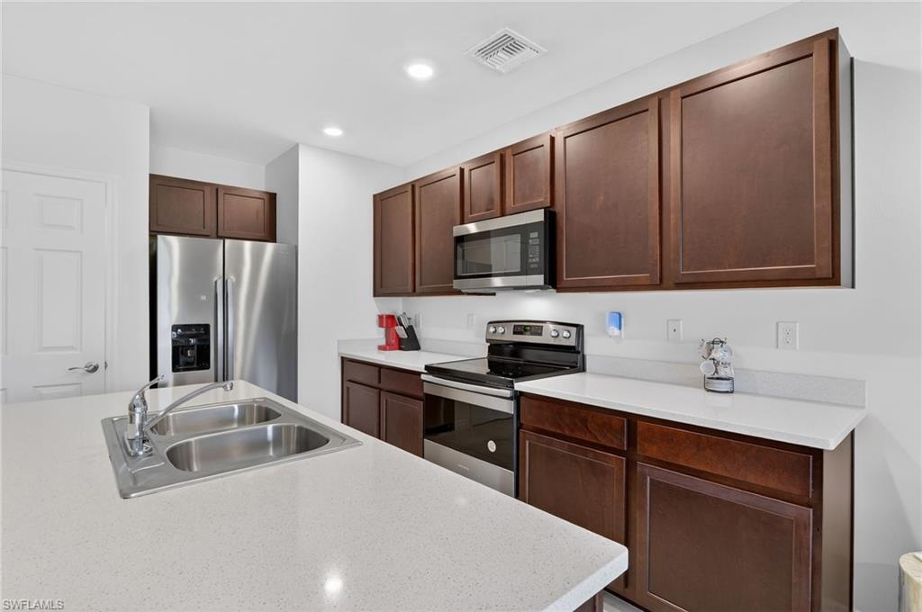 MEADOWOOD - Residential